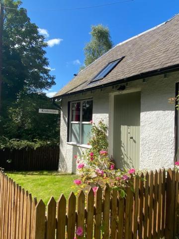 Cobbler'S Cottage At Kindrochet, Strathtay Pitlochry Extérieur photo